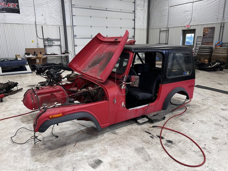 More Photos Of 6123 Sandstone Rd, Eau Claire Auto Dealership For Sale