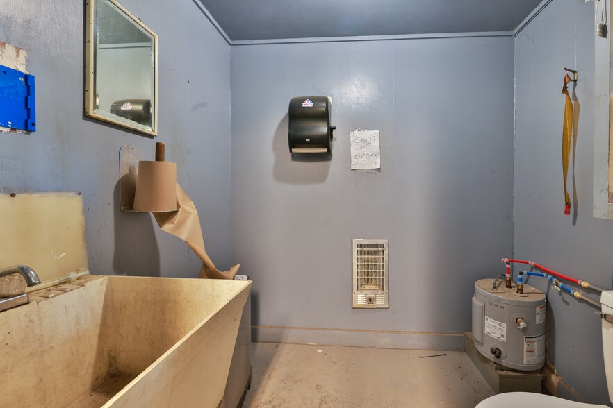 More Photos Of 397 Old Salem Rd, Martin Industrial For Sale