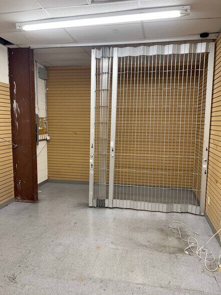 More Photos Of 8525 Whitfield Ave, Leeds Unknown For Lease