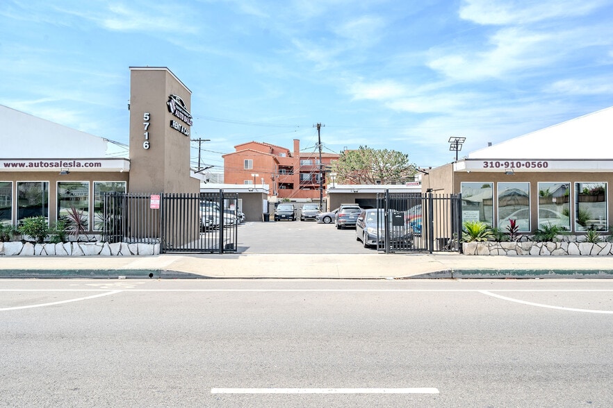 More Photos Of 5716 W Manchester Ave, Los Angeles Office For Sale