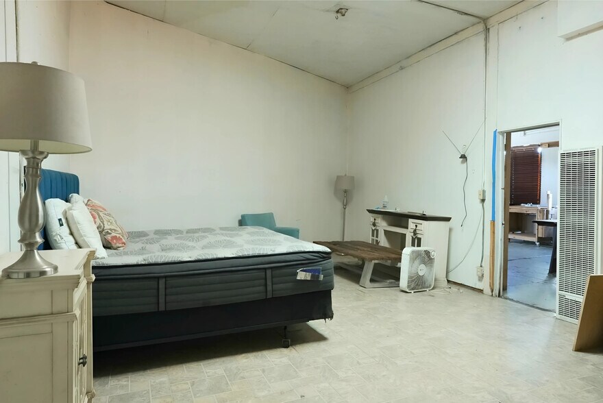 More Photos Of 4862 Venice Blvd, Los Angeles Storefront Retail Residential For Lease