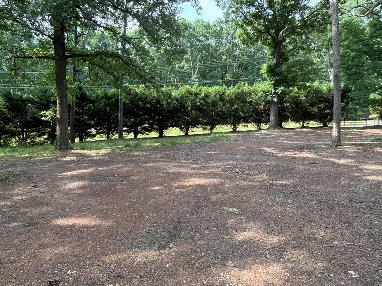 More Photos Of 3021 Walkup Ave, Monroe Flex For Lease