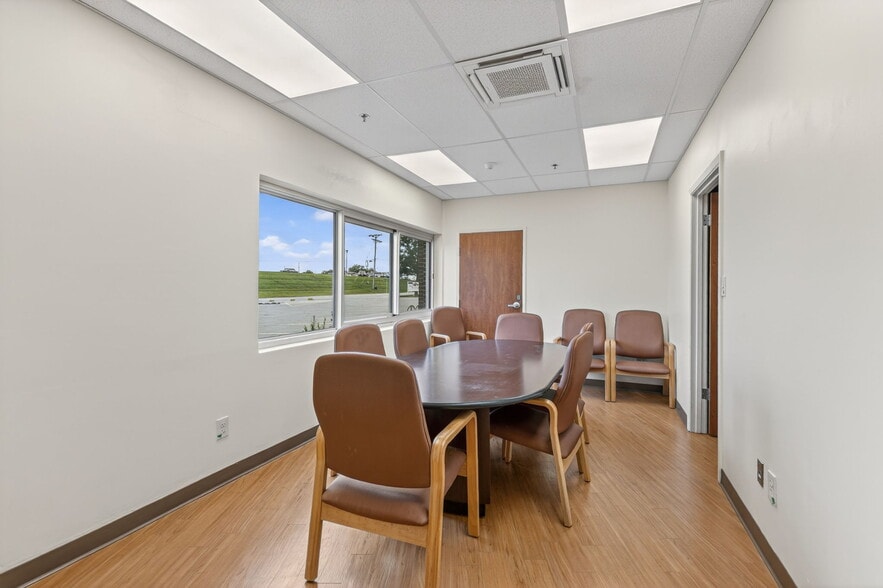 More Photos Of 106 Hospital Dr, Smithville Assisted Living For Sale