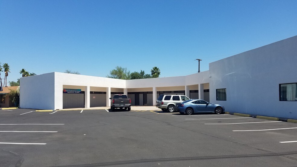 More Photos Of 550 W Indian School Rd, Phoenix General Retail For Lease
