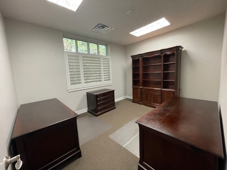 More Photos Of 8505 Technology Forest Pl, The Woodlands Office For Sale