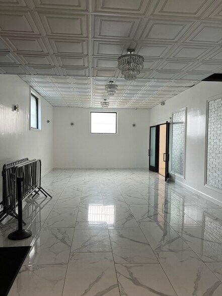 More Photos Of 4501 Glenwood Rd, Brooklyn Warehouse For Sale