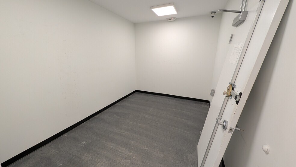 More Photos Of 4615 Grape Rd, Mishawaka Freestanding For Lease