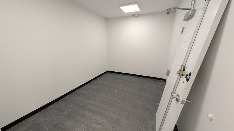 More Photos Of 4615 Grape Rd, Mishawaka Freestanding For Lease