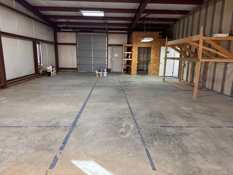 More Photos Of 1721 E Ridgewood Rd, Jasper General Retail For Lease