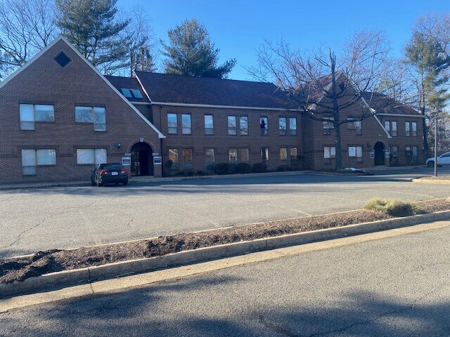 Primary Photo Of 2136 Gallows Rd, Vienna Office For Lease