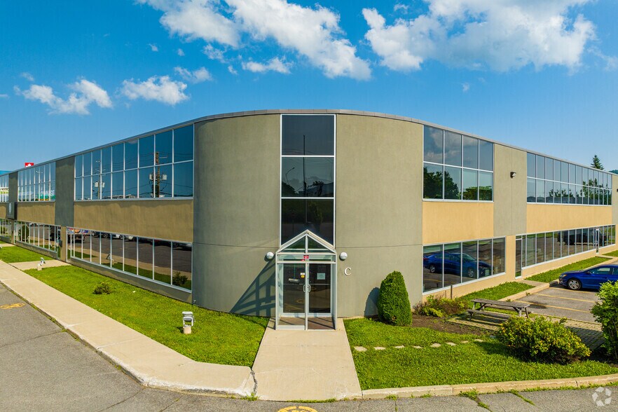 Primary Photo Of 2101 Rue Nobel, Ste-Julie Warehouse For Lease