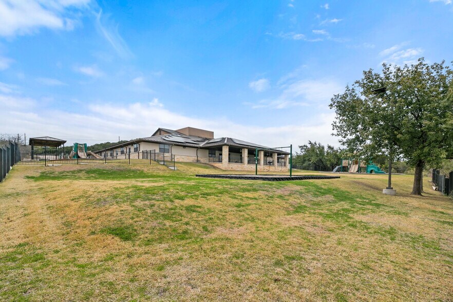 More Photos Of 601 Ranch Road 620 S, Lakeway Office For Sale