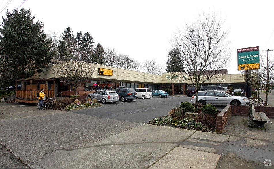 More Photos Of 4103-4111 SE Woodstock Blvd, Portland General Retail For Lease