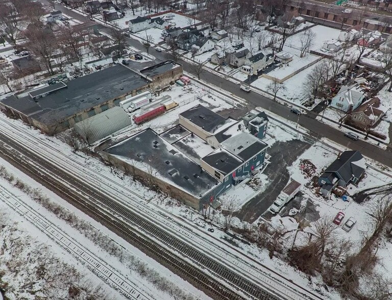 More Photos Of 395 Maple St, Rochester Office For Sale