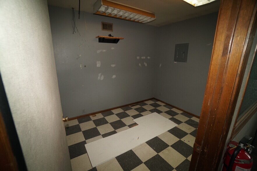 More Photos Of 2414 S Leonard Rd, Saint Joseph Office For Sale