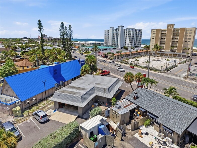 More Photos Of 5005 Gulf Blvd, Saint Petersburg Storefront For Sale