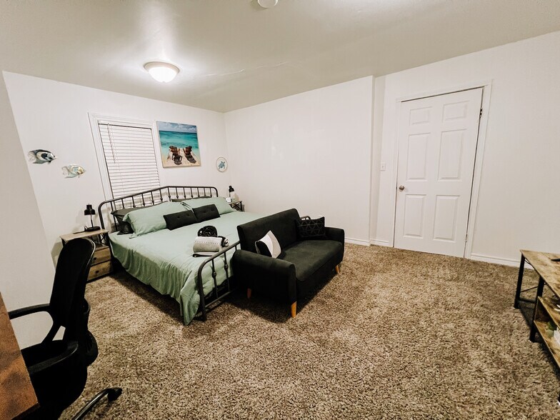 More Photos Of 319 W Main St, Bishop Multifamily For Sale