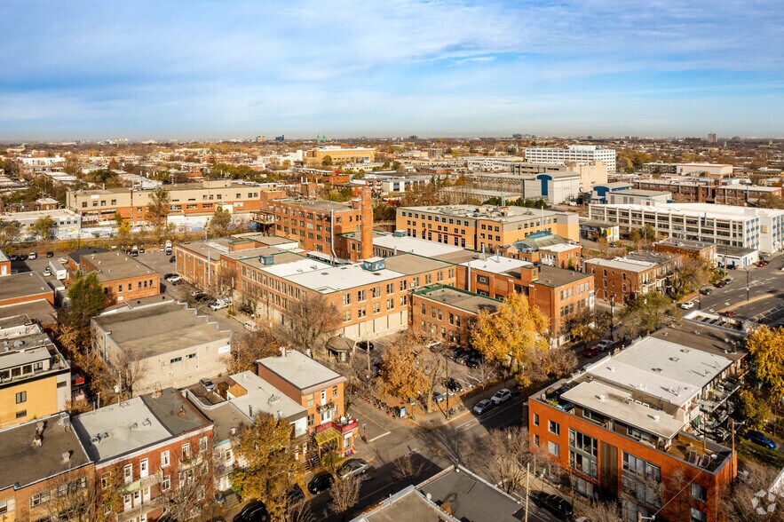 More Photos Of 5425 Rue De Bordeaux, Montréal Office For Sale
