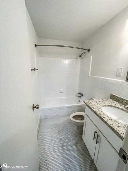 More Photos Of 711 Oakview Rd, Decatur Apartments For Sale