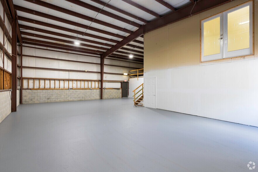 More Photos Of 805 33rd Ct SW, Vero Beach Unknown For Lease