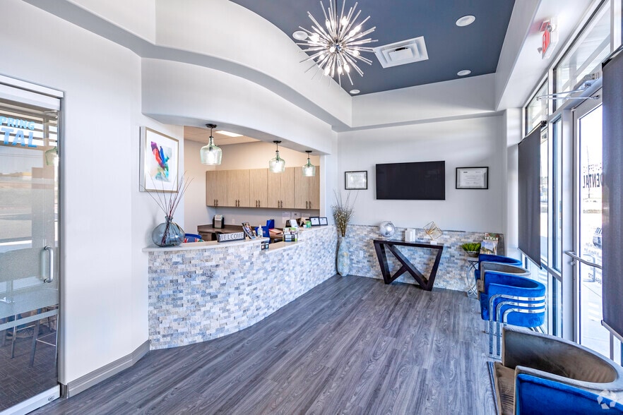 More Photos Of 11034 Military Dr W, San Antonio Storefront Retail Office For Lease