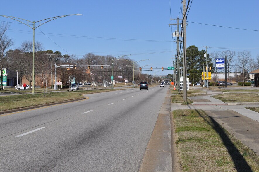 More Photos Of 13784 Warwick Blvd, Newport News Storefront Retail Office For Sale