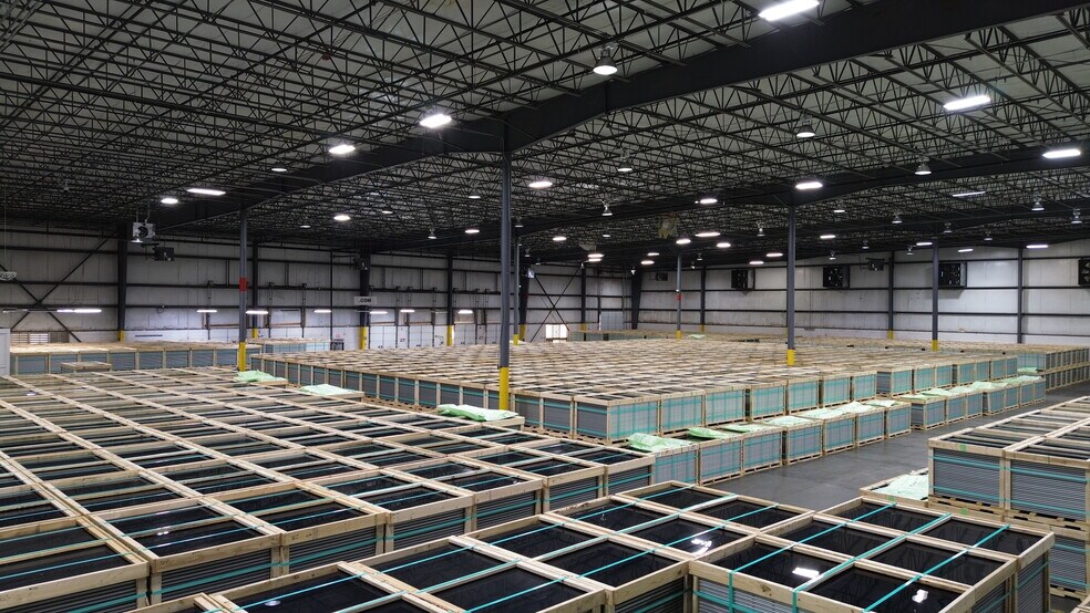 More Photos Of 2415 N Highway 81, Anderson Manufacturing For Lease