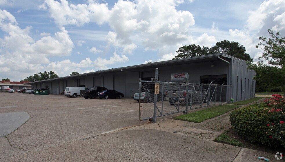 Primary Photo Of 1800 Sherwood Forest St, Houston Unknown For Lease