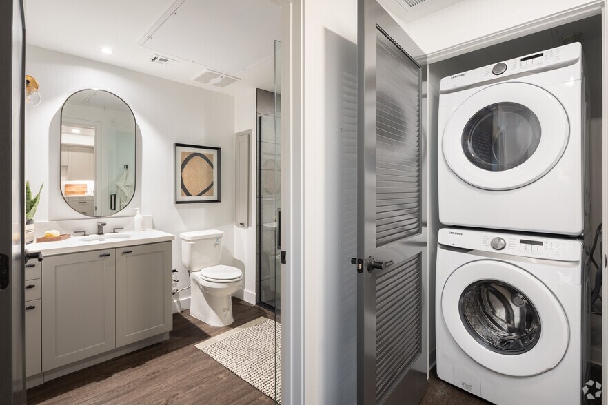 More Photos Of 585 Anton Blvd, Costa Mesa Apartments For Lease