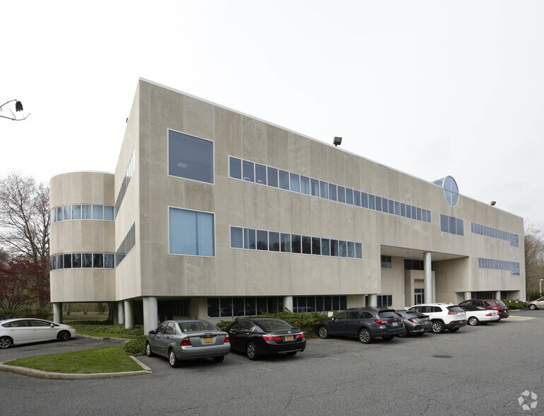 More Photos Of 200 Parkway Dr S, Hauppauge Medical For Lease