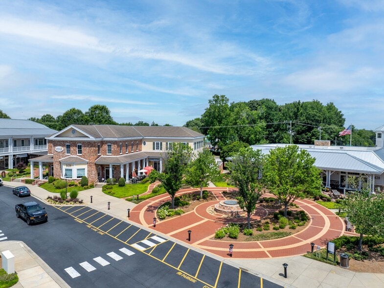 More Photos Of 8430 Rea Rd, Charlotte Unknown For Lease