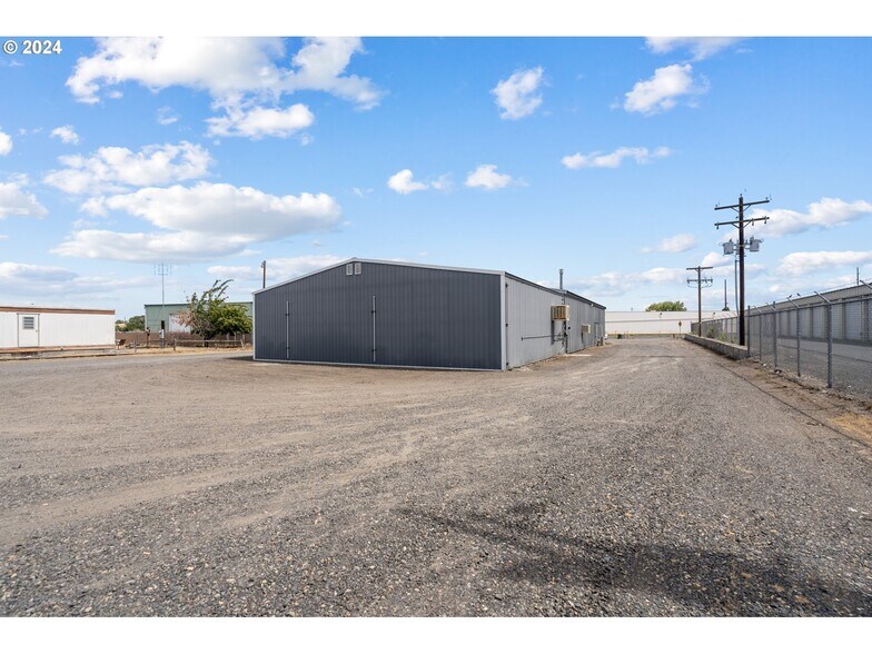 More Photos Of 1845 N 1st Pl, Hermiston Warehouse For Sale