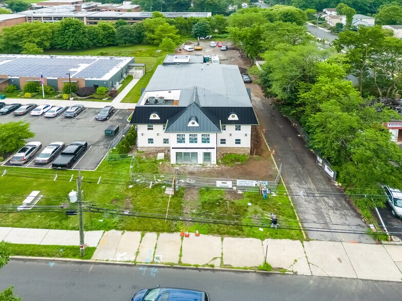 More Photos Of 639 Teaneck Rd, Teaneck Office For Lease