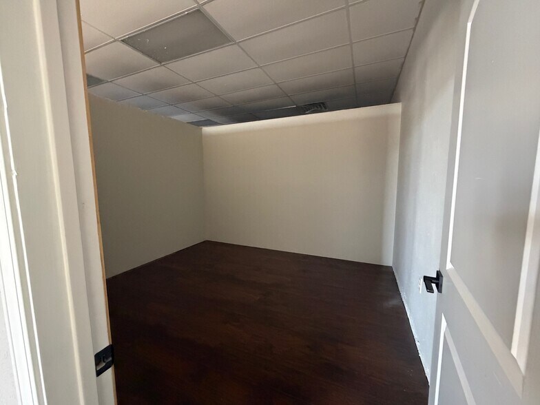 More Photos Of 700 S Main St, Andrews General Retail For Lease