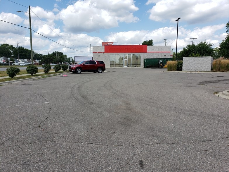 More Photos Of 8120 N Telegraph Rd, Dearborn Heights Storefront Retail Office For Lease