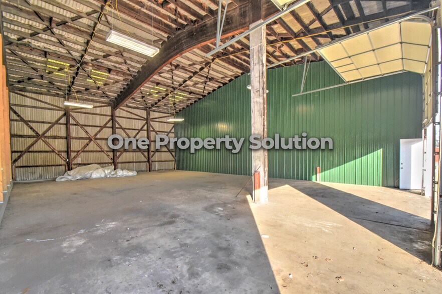 More Photos Of 2701 W 45th Ave, Gary Light Distribution For Lease