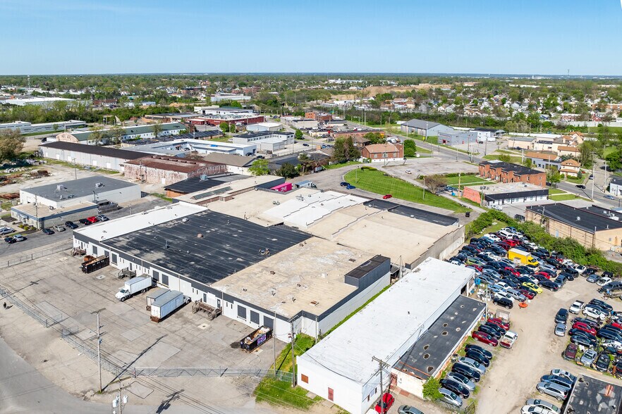 More Photos Of 1150-1180 Corrugated Way, Columbus Warehouse For Lease