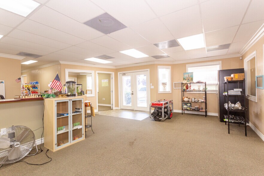 More Photos Of 28101 W Avenue C6, Lancaster Office Residential For Sale