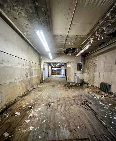 More Photos Of 13809 Jamaica Ave, Jamaica General Retail For Lease