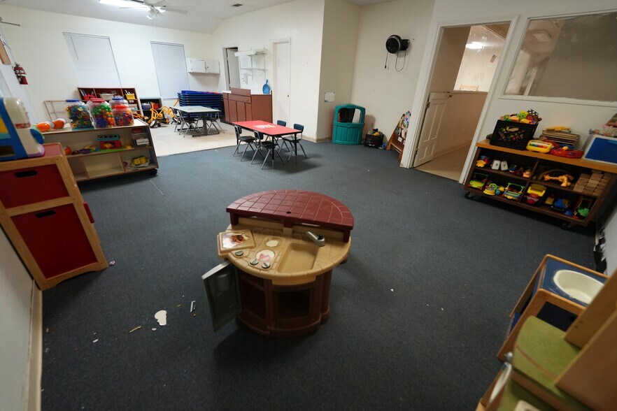 More Photos Of 1125 Roberts Cut Off Rd, River Oaks Daycare Center For Sale