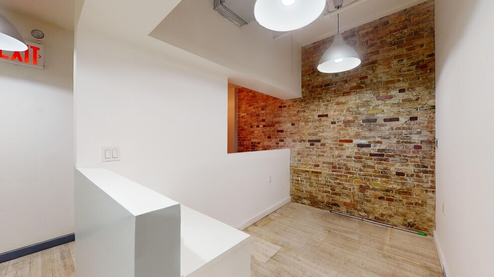 More Photos Of 20 Warren St, New York Medical For Lease