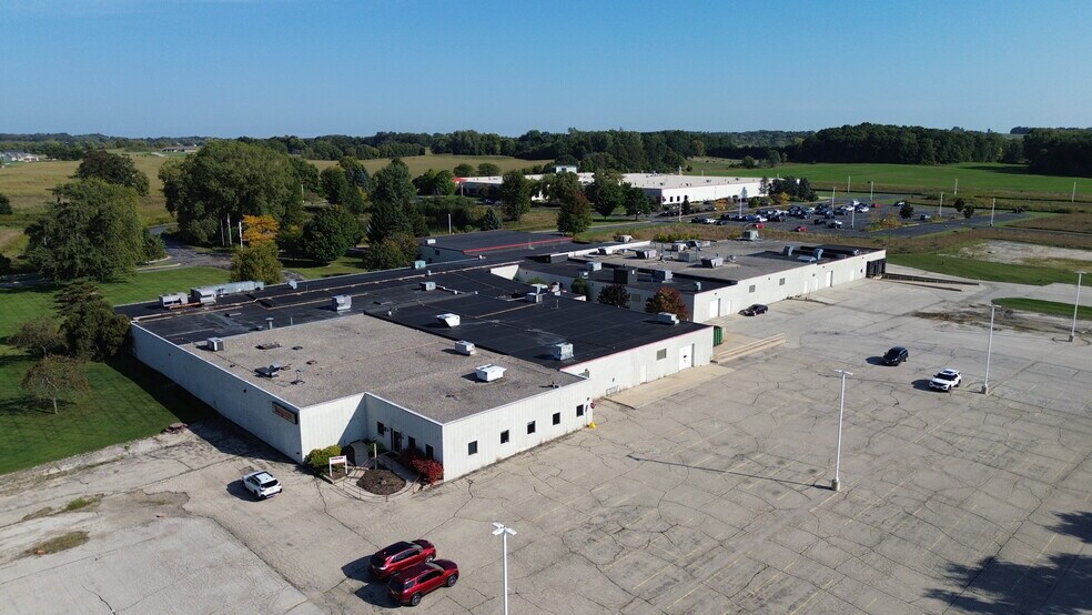 More Photos Of 3701 Decorah Rd, West Bend Warehouse For Lease