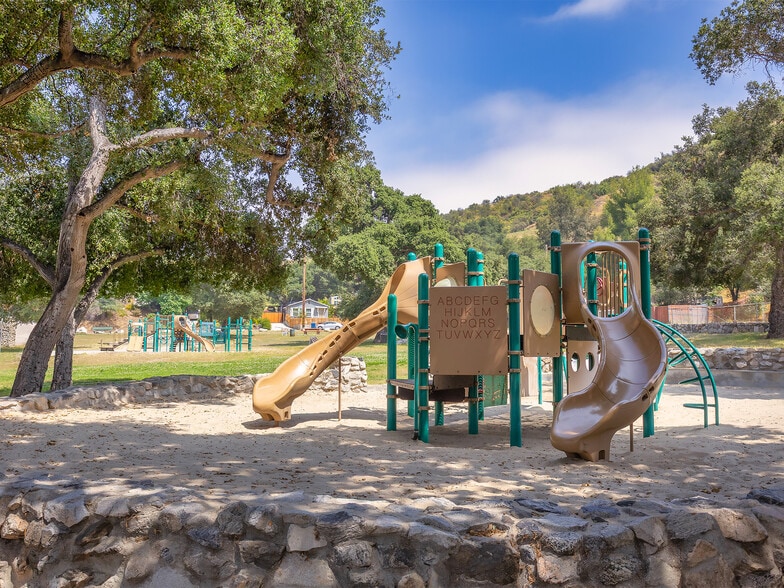 More Photos Of 7580 McGroarty Ter, Tujunga Apartments For Sale