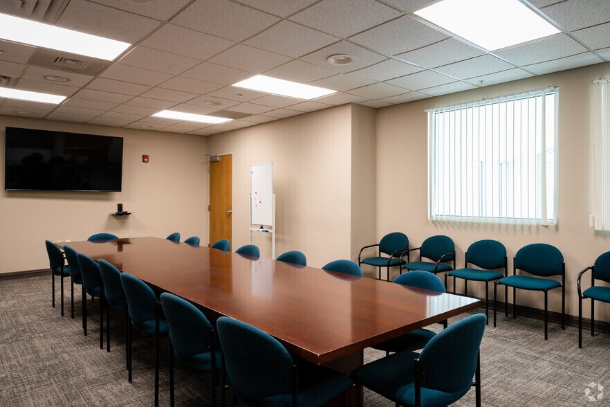 More Photos Of 3950 E Robinson Rd, Amherst Medical For Lease