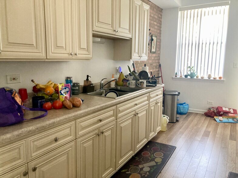 More Photos Of 5627 S Indiana Ave, Chicago Multifamily For Sale