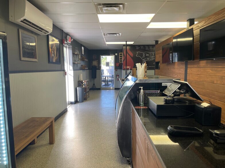 More Photos Of 179 N Us-27 Hwy, Clermont Office For Lease