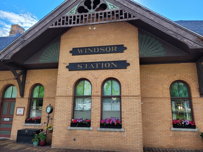 More Photos Of 26 Depot Ave, Windsor Restaurant For Sale