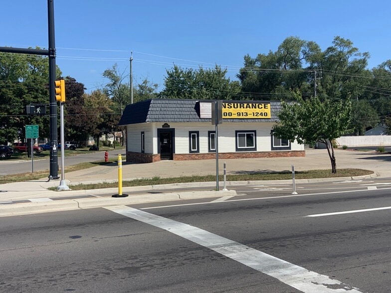 More Photos Of 21950 Woodward Ave, Ferndale Storefront Retail Office For Lease