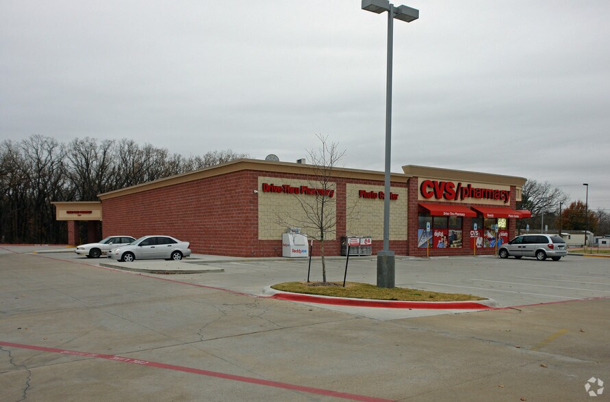 More Photos Of 1231 W Main St, Gun Barrel City Drugstore For Sale