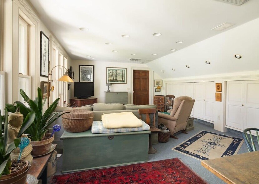 More Photos Of 308 Main St, Lakeville Apartments For Sale